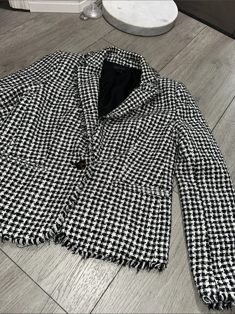 Ann Taylor Black and White Houndstooth Blazer size 0 - Picture 2 of 10
